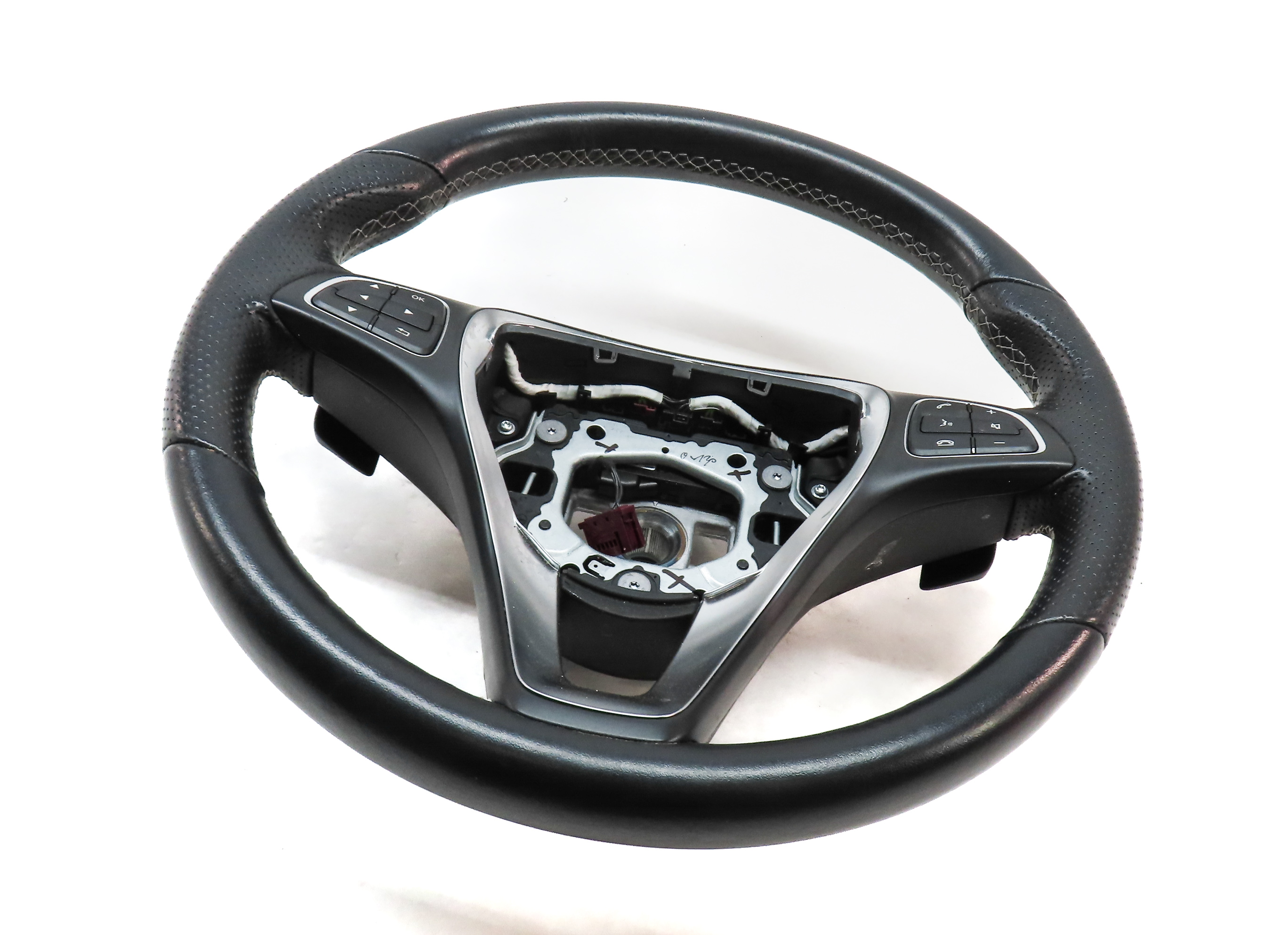 15-20 MERCEDES B GLA CLASS (W242 X156) 3-SPOKE STEERING WHEEL w/ SHIFT PADDLES — exact item pictured